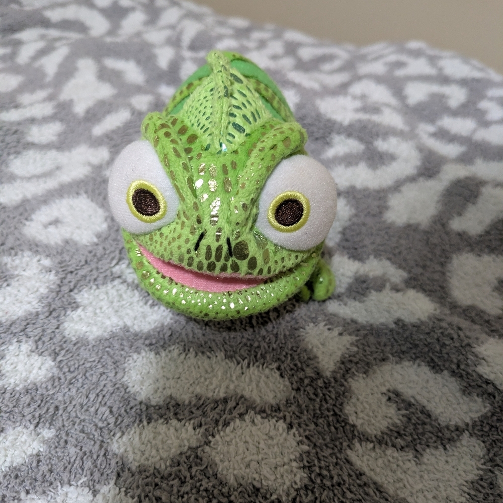 Disney Rapunzel Pascale Lizard Plush